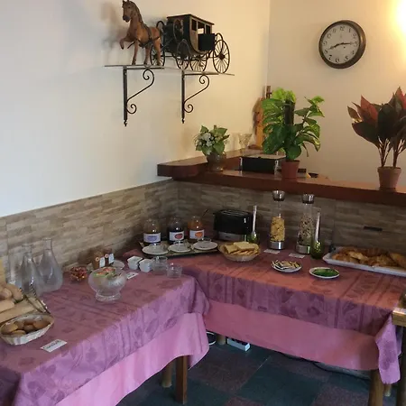 Restaurant De La Poste Отель Aullene