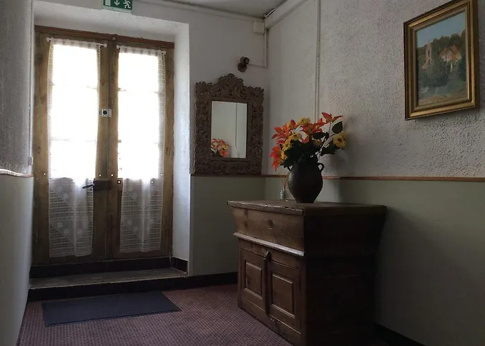 Restaurant De La Poste Hotel Aullene