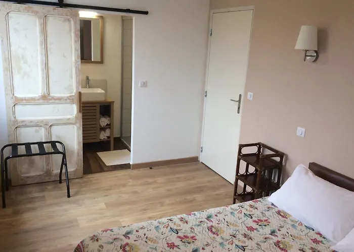 מלון Restaurant De La Poste 2*