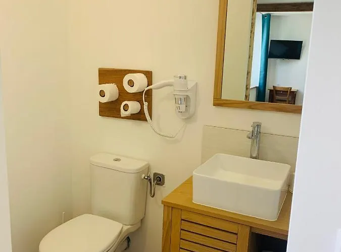 Restaurant De La Poste מלון Aullene