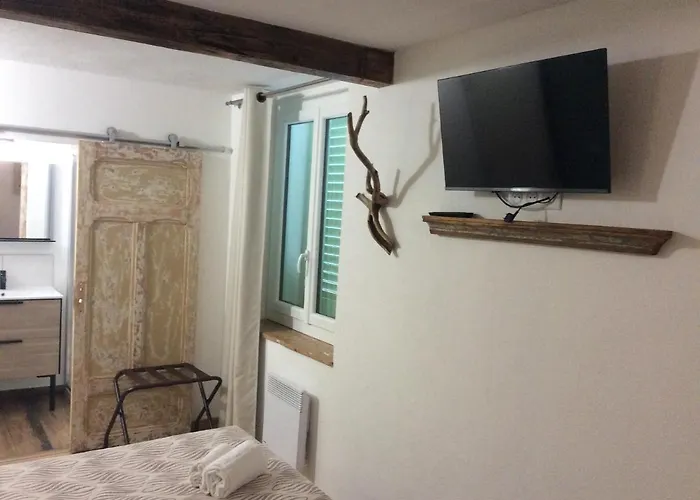 Restaurant De La Poste מלון 2*